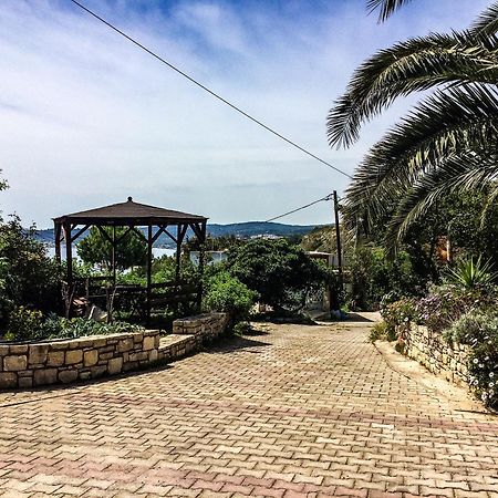 Vasilikos Apartments Paralia Agias Foteinis ภายนอก รูปภาพ