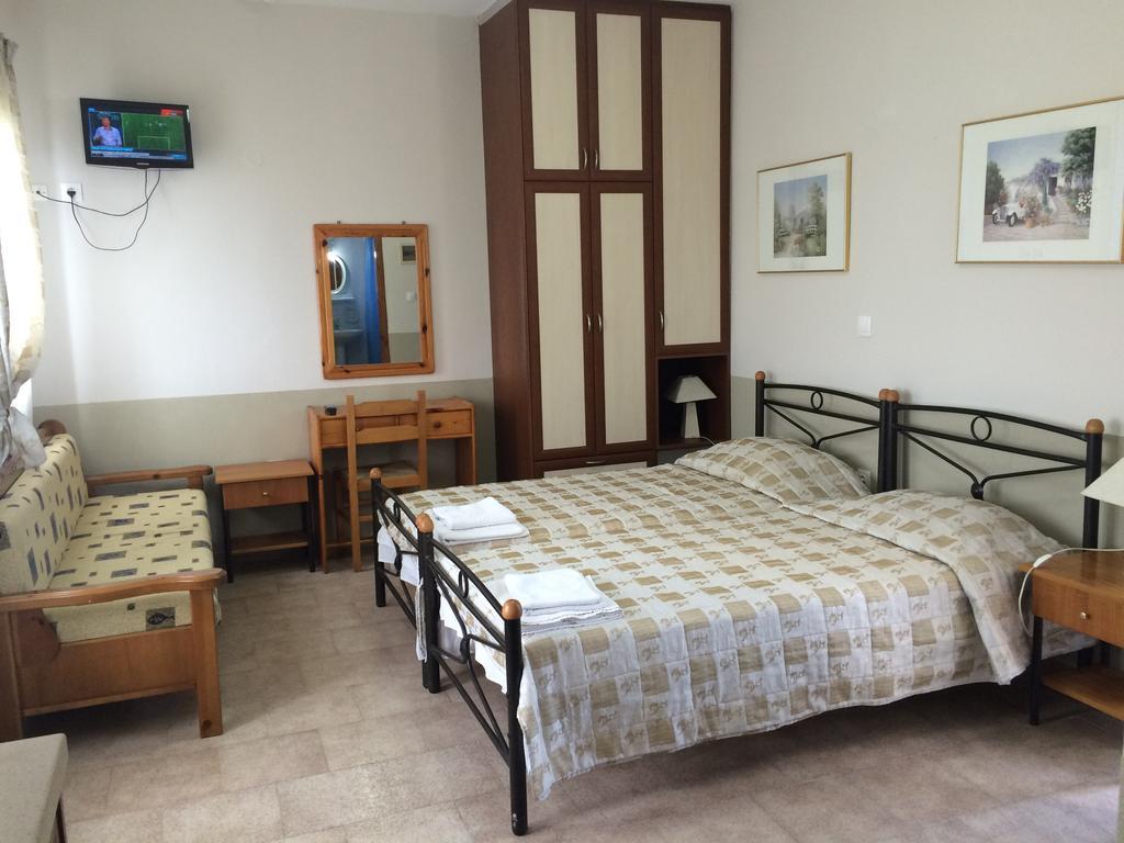Vasilikos Apartments Paralia Agias Foteinis ภายนอก รูปภาพ