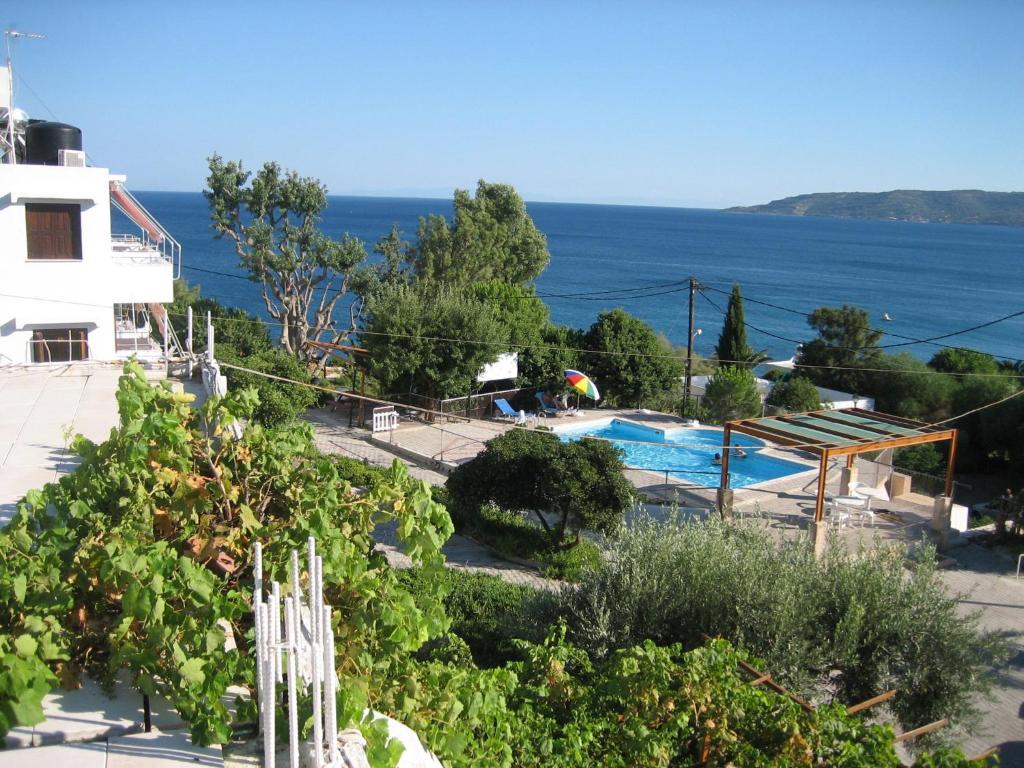Vasilikos Apartments Paralia Agias Foteinis ภายนอก รูปภาพ